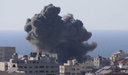 PAKLENA NOĆ U GAZI! Najmanje 12 poginulo u izraelskom napadu, stradala žena sa troje dece! /FOTO, VIDEO/