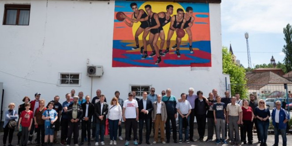 MURAL U SLAVU KOŠARKE! Posvećen legendarnim igračima Proletera! /FOTO/