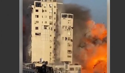 UZNEMIRUJUĆE, IZRAEL BEZ MILOSTI! Zgrada u kojoj su bili mediji u Gazi pada kao kula od karata pod naletom raketa/VIDEO/
