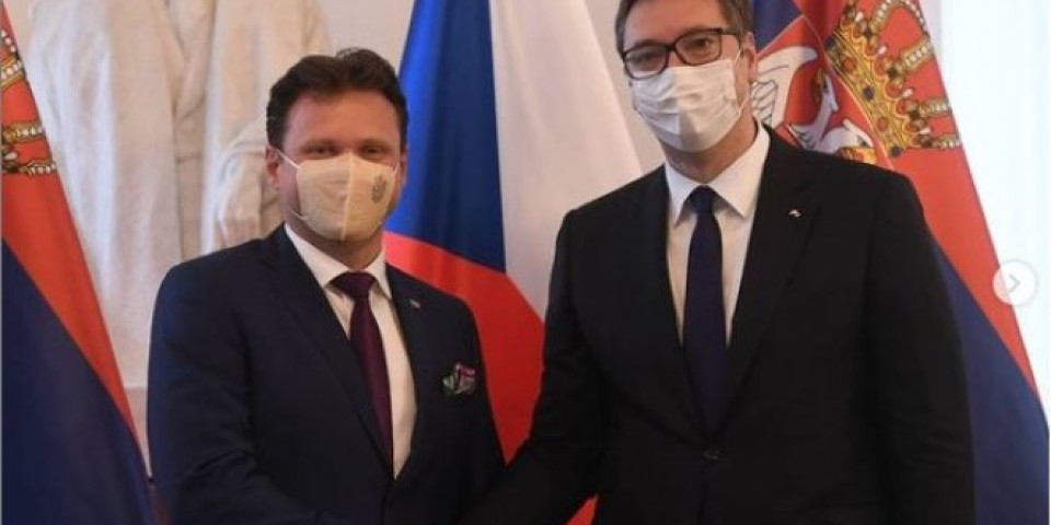 /FOTO/ PREDSEDNIK VUČIĆ SE SASTAO SA VONDRAČEKOM!Upisao se u Knjigu počasnih gostiju Poslaničkog doma!