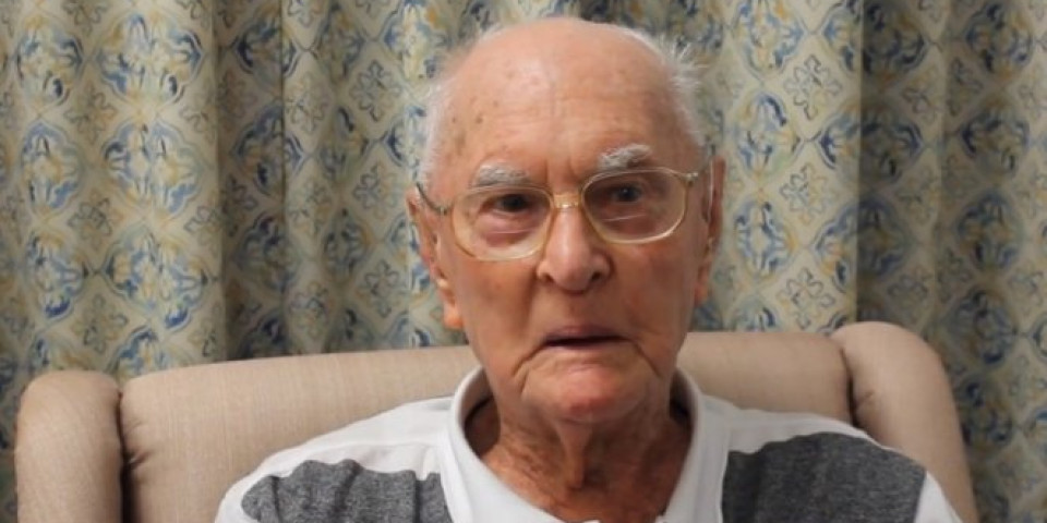 On je najstariji čovek u Australiji, ima 111 godina, piše autobiografiju i kaže da su njegova tajna dugovečnosti MALI ZALOGAJI POSEBNOG DELIKATESA