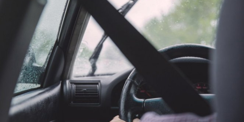 AMSS: Opreznije u vožnji zbog moguće kiše tokom dana