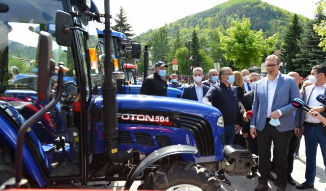 LIDIJA SAMA OBRAĐUJE IMANJE, a uz novi traktor sve će biti lakše! Uz subvencije države nabavka 750 novih traktora /VIDEO/