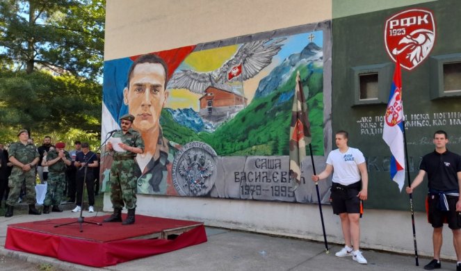 SAŠA JE PONOS I SUZE KRAGUJEVCA! Otkriven mural heroju sa Košara, sa 19 godina položio je život za otadžbinu/FOTO/