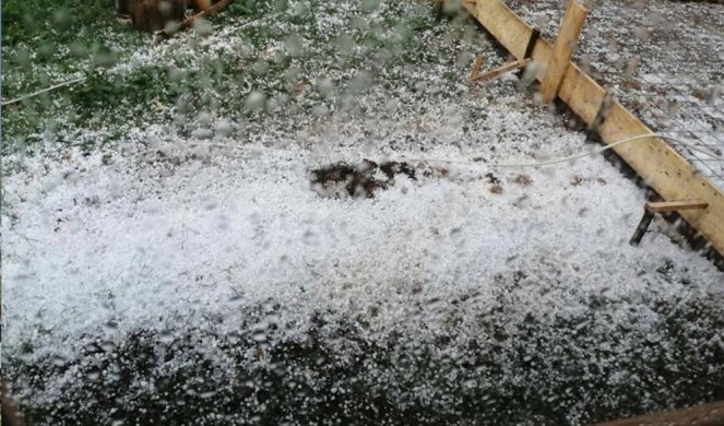 JAK GRAD SE SRUČIO NA POCERINU! Meštani tvrde da ne pamte da se ovako nešto do sad dešavalo /FOTO/