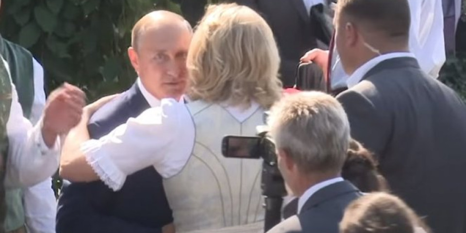 PUTIN NE ZABORAVLJA! Bivša austrijska ministarka PLESALA  sa liderom Rusije na venčanju, a sada je od njega dobila ponudu koju neće moći da odbije! /VIDEO/