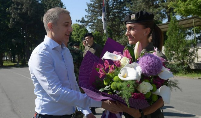 CEO SISTEM ODBRANE JE IZUZETNO PONOSAN NA NJEN REZULTAT! Stefanović primio pobednicu Beogradskog maratona! Foto