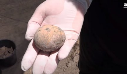 OTKRIĆE KOJE JE ŠOKIRALO ARHEOLOGE! Tokom iskopavanja u Izraelu u SEPTIČKOJ JAMI pronašli su jaje staro 1.000 godina! Foto/Video