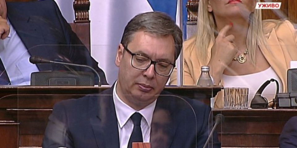Jeremićev problem je što je obraćanje predsednika Vučića dobilo punu podršku javnosti i poslanika! Petković: I VUK JE BIO POHVALJEN ALI OD ŠAIPA KAMBERIJA