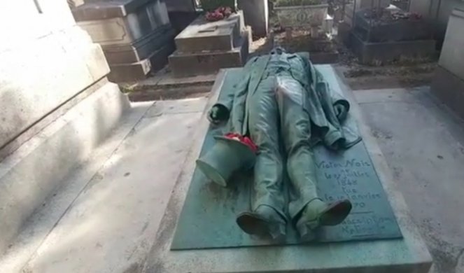 HILJADE ŽENA LJUBE NJEGOV GROB, a neretko stupaju i u odnose sa statuom! Evo i zbog čega! /VIDEO/