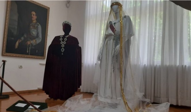 SEĆANJE NA KRALJICU MAJKU! Replika venčanice Marije Karađorđević izložena na Oplencu/FOTO/