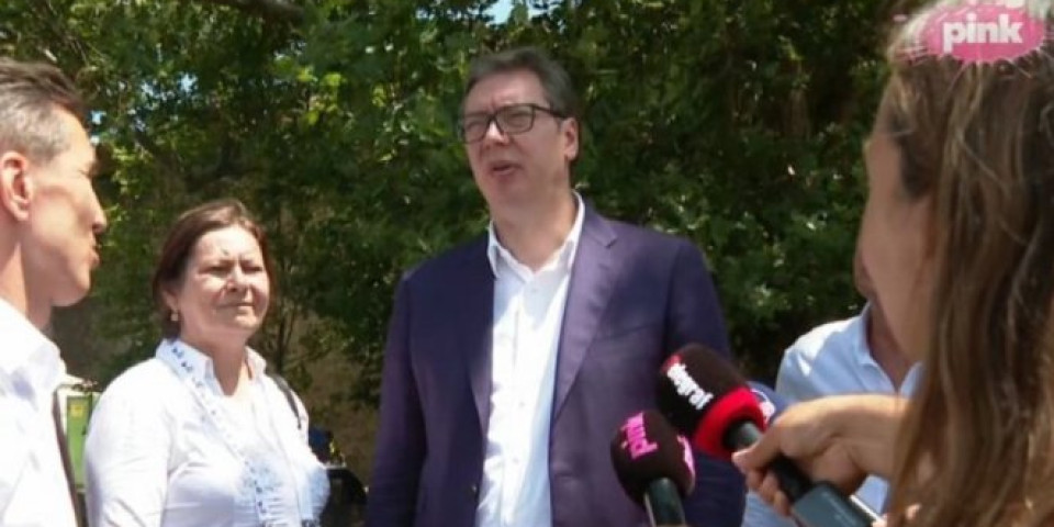 Vučić u Smederevu obišao atletski stadion pred održavanje Balkanijade /VIDEO/