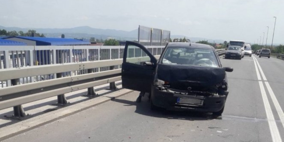 KARAMBOL NA OBILAZNICI OKO ČAČKA! U žestokom lančanom sudaru nije bilo povređenih, ali je nastala VELIKA MATERIJALNA ŠTETA