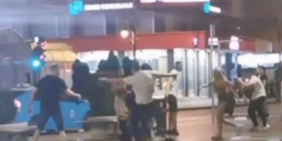 ISPLIVALI DETALJI ULIČNE TUČE U NIŠU! Među povređenima nemački državljanin, sve je počelo na autobuskoj stanici! /VIDEO/