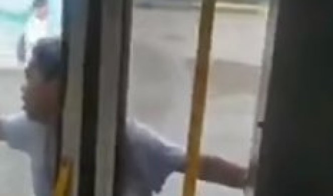 ZAKASNIO NA AUTOBUS, ALI NA POSAO NIJE SMEO! Evo kako se snašao!