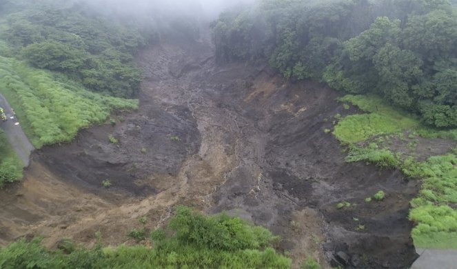 TRAGA SE ZA VIŠE DESETINA OSOBA, klizište u Japanu odnelo NAJMANJE TRI ŽIVOTA!