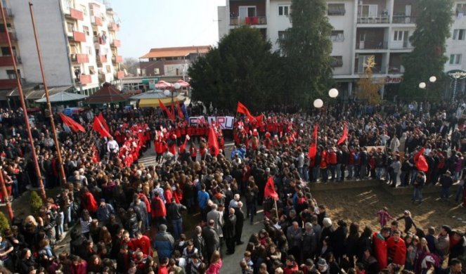 POKIDANA SRPSKA ZASTAVA U BUJANOVCU! Oskrnavljen i crkveni bunar, meštani kažu da se ovo do sada nije dešavalo