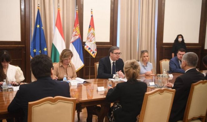 Vučić se sastao sa predsednikom Narodne skupštine Mađarske Laslom Keverom! Foto