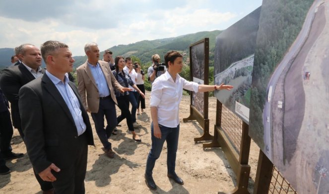 REŠILI SMO DECENIJSKI PROBLEM! Premijerka Brnabić obišla saniranu deponiju Stanjevine na reci LiM! /Foto/