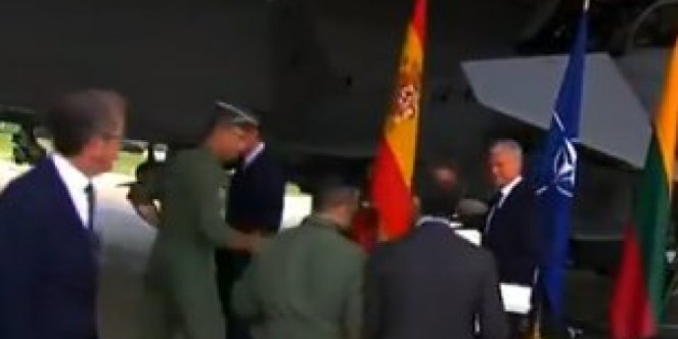 PANIKA NA KONFERENCIJI ZA NOVINARE u NATO bazi! Obraćanje predsednika Litvanije i premijera Španije prekinuli RUSKI avioni! /VIDEO/