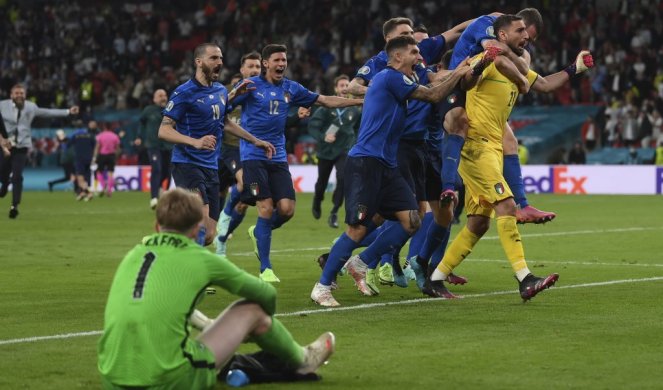 DONARUMA SE EMOTIVNOM PORUKOM OPROSTIO OD MILANA! Heroj Italije će sada PARIŽANIMA donositi radost! Neke odluke su teške, ali...