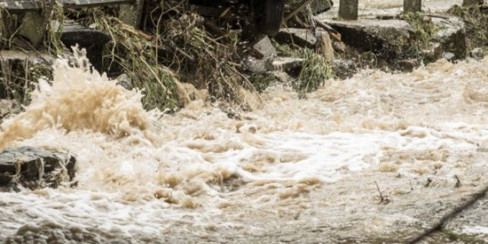 STRAŠNE SCENE U TURSKOJ! U poplavama stradale najmanje dve osobe! /VIDEO/