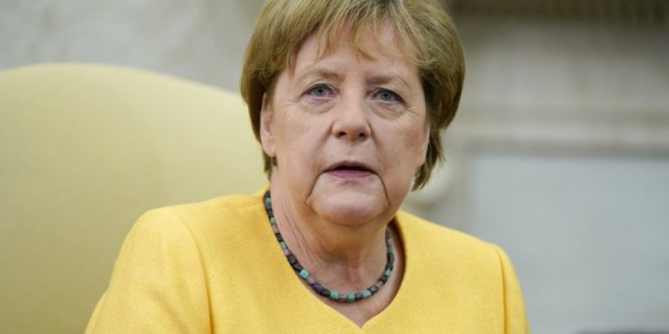SVE SE SRUŠILO BRZINOM KOJA ODUZIMA DAH... Merkelova o Avganistanu: To je bila pogrešna procena