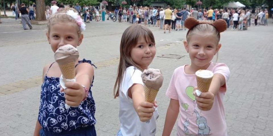 KIKINDA U ZNAKU SLADOLEDA! Na dan omiljene svetske poslastice u gradu priređena NEZABORAVNA ZABAVA/VIDEO/FOTO/