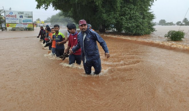 BROZ ŽRTAVA PORASTAO NA 125 Indija: Spasioci tragaju za preživelima u klizištima