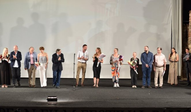 SPUŠTENE ZAVESE HEPENINGA NA PALIĆU! Dodelom nagrada na Letnjoj pozornici zatvoren 28. Festival evropskog filma /FOTO/