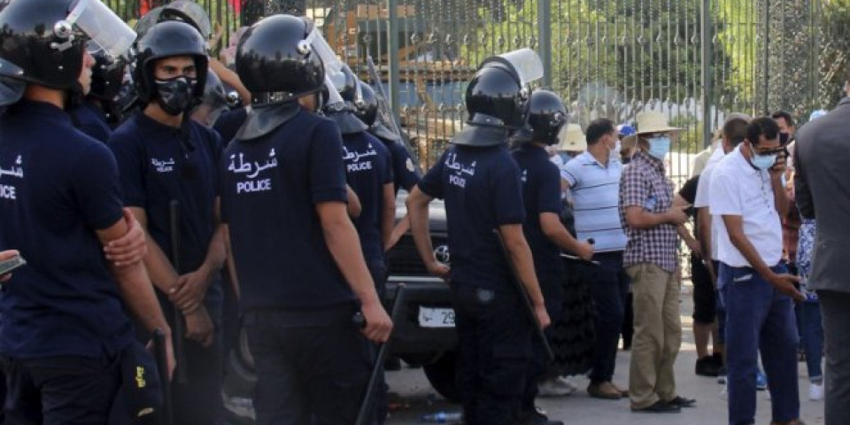 Eksplozija u kući ministra Tunisa! Supruga Taufika Šarfedina zadobila opekotine