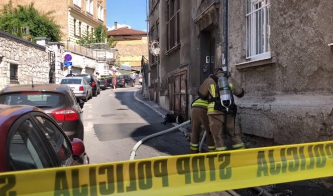 POLICIJA SPREČILA SAMOUBISTVO NA PALAMA, muškarac pokušao da skoči sa zgrade!