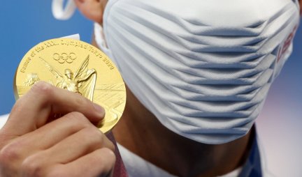 PAO ČAVIĆEV REKORD! Mađar srušio Srbina, Amerikancu zlato na 100 metara delfin stilom!
