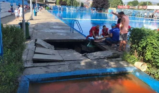 TEŠKA NESREĆA U NOVOM PAZARU! Propala betonska ploča pored kupališta, mladić teško je povređen! /FOTO/