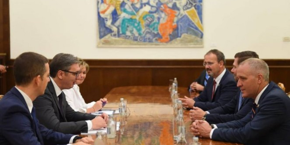 SRBIJA ŽELI DA USPOSTAVI BOLJE ODNOSE! Vučić se sastao sa članovima delegacije Kongresa Sjedinjenih Američkih Država! Foto