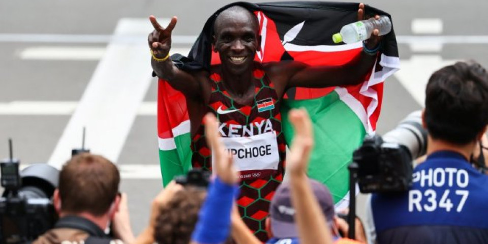 NAJVEĆI SVIH VREMENA! Zlato u maratonu za Kenijca, četvrta olimpijska medalja! /FOTO/