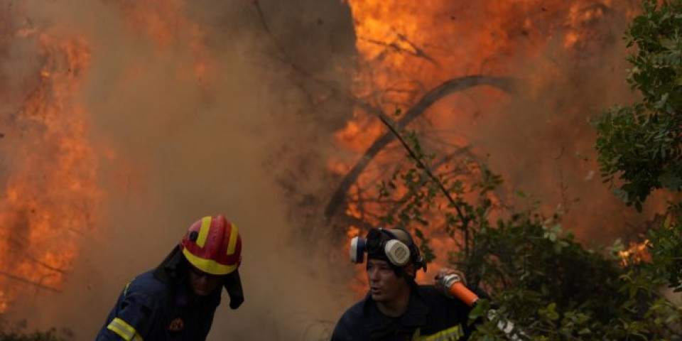 VATRA I DALJE PRETI ZAPADNOJ SRBIJI, u okolini Nove Varoši izbio još jedan požar
