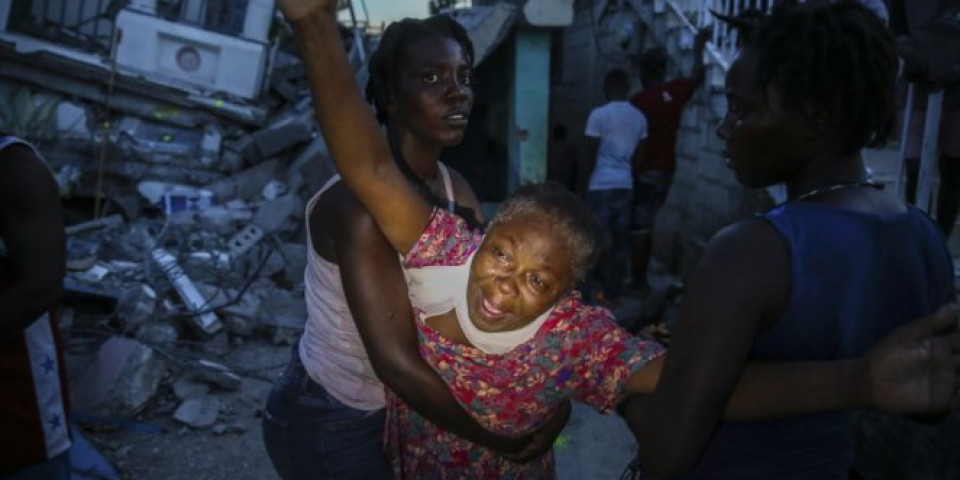 Zemljotres DEVASTIRAO Haiti! Najmanje 304 osobe su poginule, a stotine su povređene