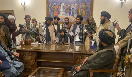 Talibani poručili ženama da ne idu na posao!