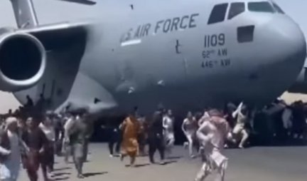 (VIDEO) AMERIČKI VOJNICI OTVORILI VATRU, KRVAVA TELA NA PISTI I U OKOLINI AERODROMA! Horor u prestonici Avganistana!