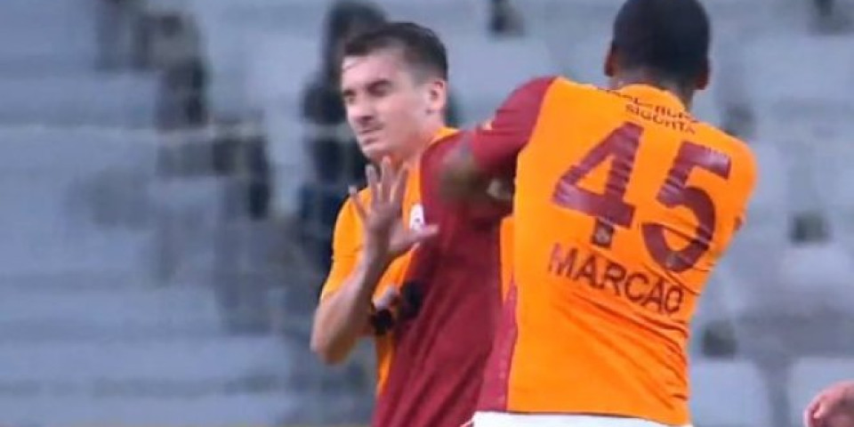 SKANDAL U TURSKOJ! Navijači u šoku! Igrač Galatasaraja napao saigrača PESNICAMA! Jedva ih razdvojili! /VIDEO/