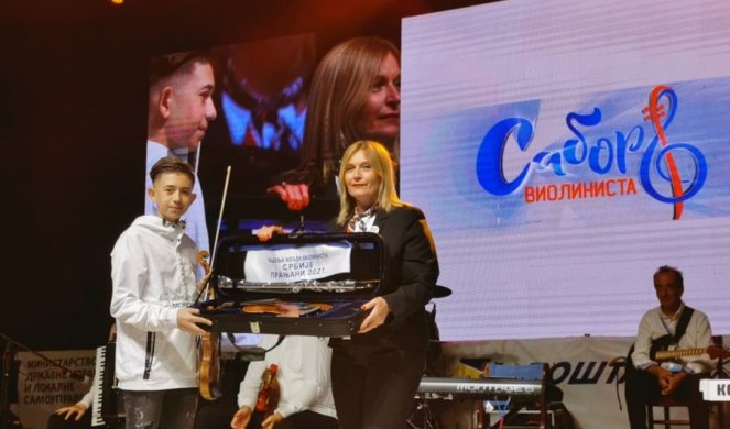 MALI JOCA SE PRE 3 MESECA BORIO ZA ŽIVOT, sada je opet poneo titulu najboljeg mladog violiniste u Srbiji!