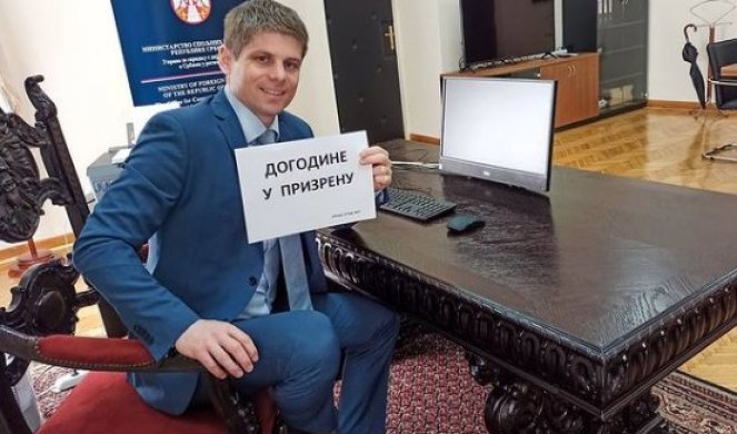 Arno Gujon recituje srpsku rodoljubivu poeziju /VIDEO/