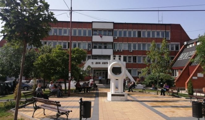 O ZDRAVLJU GRAĐANA IMA KO DA BRINE: Sedam lekara dobilo zaposlenje u Zdravstvenom centru Vranje