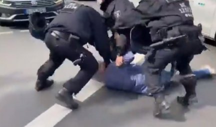 SUKOBI DEMONSTRANATA I POLICIJE U BERLINU! Četiri policajca povređena, 50 privedenih na protestima! /VIDEO/
