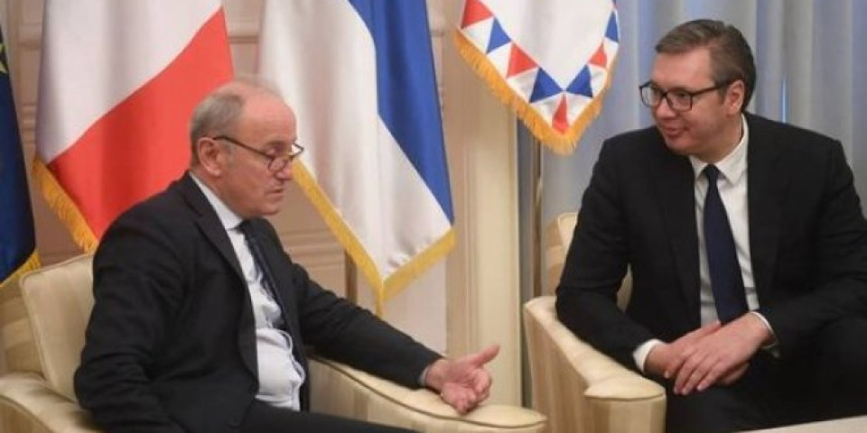 Ambasador Francuske u oproštajnoj poseti Vučiću!