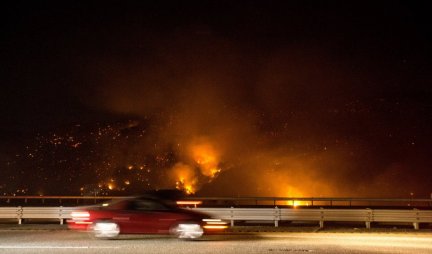 VATRENA STIHIJA VAN KONTROLE! Zbog požara u Kaliforniji zatvoren deo VELIKOG AUTO-PUTA!