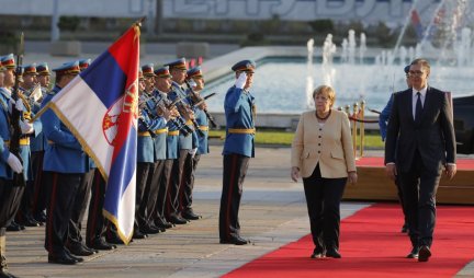 /FOTO/VIDEO/ KRALJICA EVROPE U POSETI SRBIJI! Migovi i cveće na dočeku, važan sastanak Vučić i Merkel u četiri oka, za kraj večera i razgovor o inicijativi Otvoren Balkan!