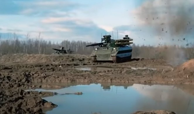 RUSKI ROBOTI "URAN-9" PRVI PUT U AKCIJI U FORMACIJI SA LJUDIMA! Potiskivali neprijatelje i štitili jedinice! /VIDEO/