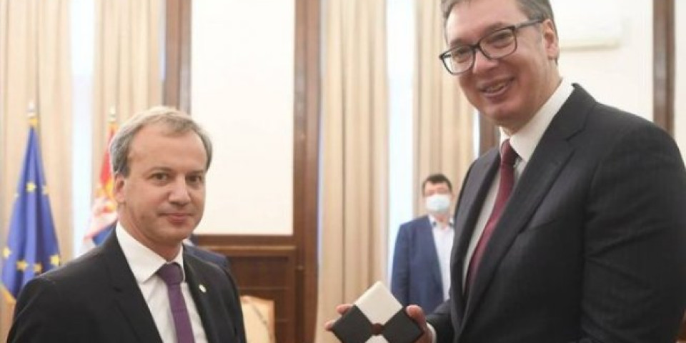 SVETSKI ŠAHOVSKI TURNIR U BEOGRADU! Vučić se sastao sa predsednikom Svetske šahovske federacije! /FOTO/